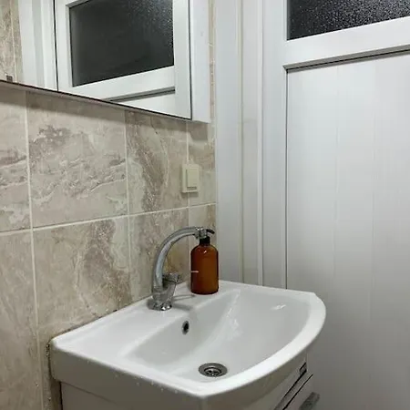 Easy House In Center Apartament *